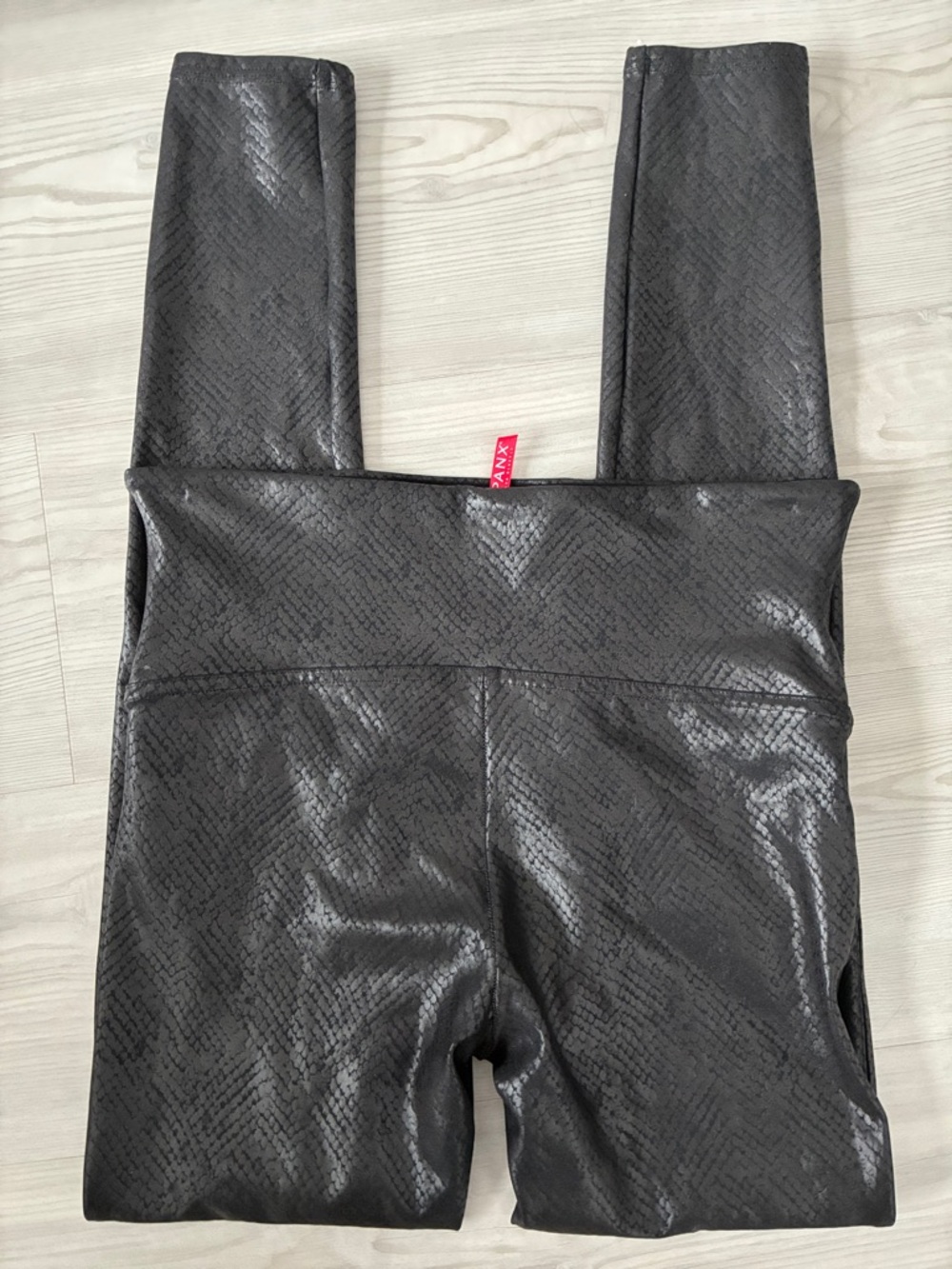 NWOT Spanx Faux Leather Snakeskin Shine Legging - Black - Picture 4 of 8